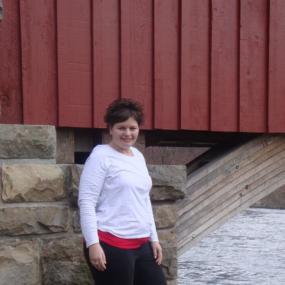 Meet your Posher, Jennifer - Picture 1 of 1